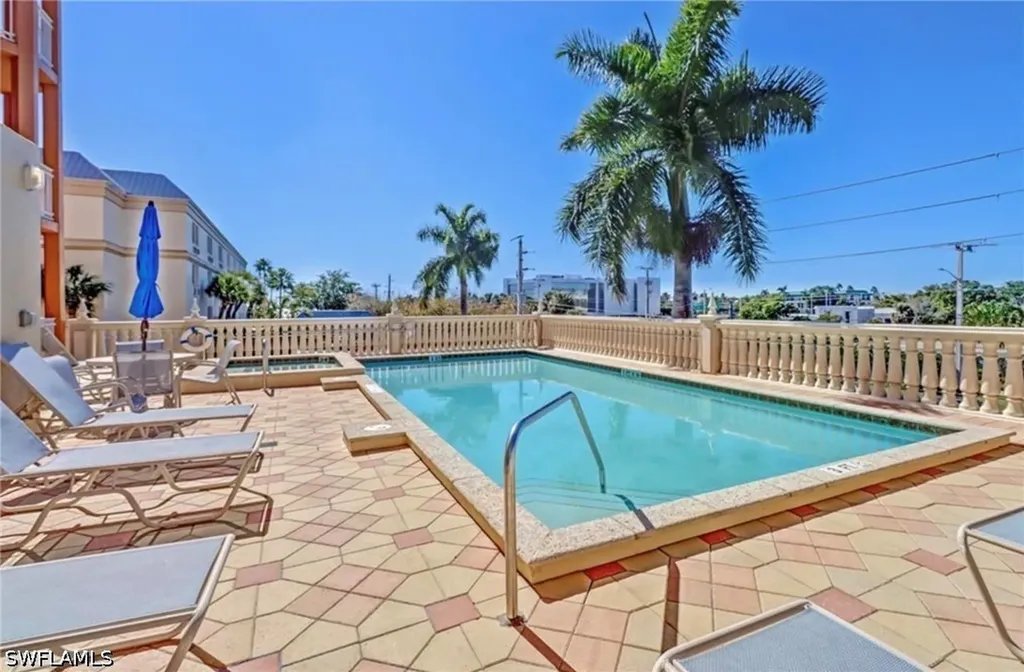 410 Bayfront Place Naples FL 34102