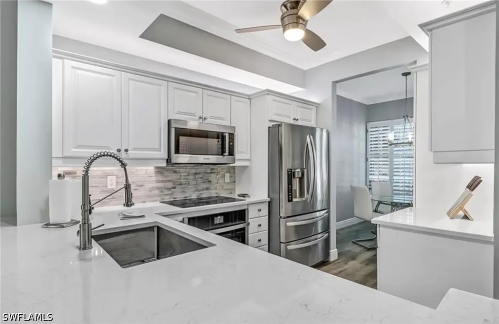 410 Bayfront Place Naples FL 34102