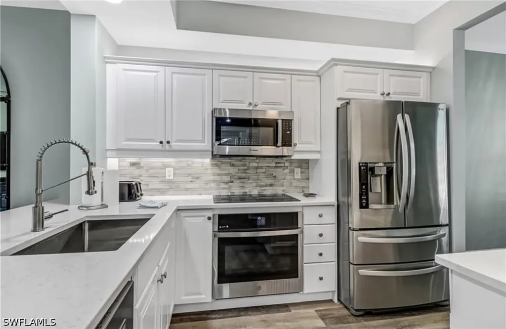410 Bayfront Place Naples FL 34102