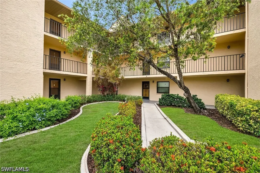 Fort Myers FL, 13240 White Marsh Lane, Unit 5
