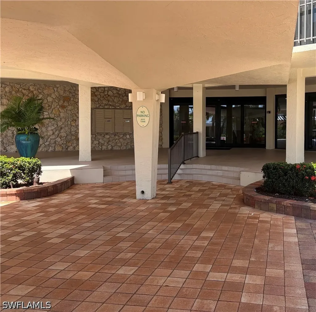 3399 Gulf Shore Boulevard N Naples FL 34103