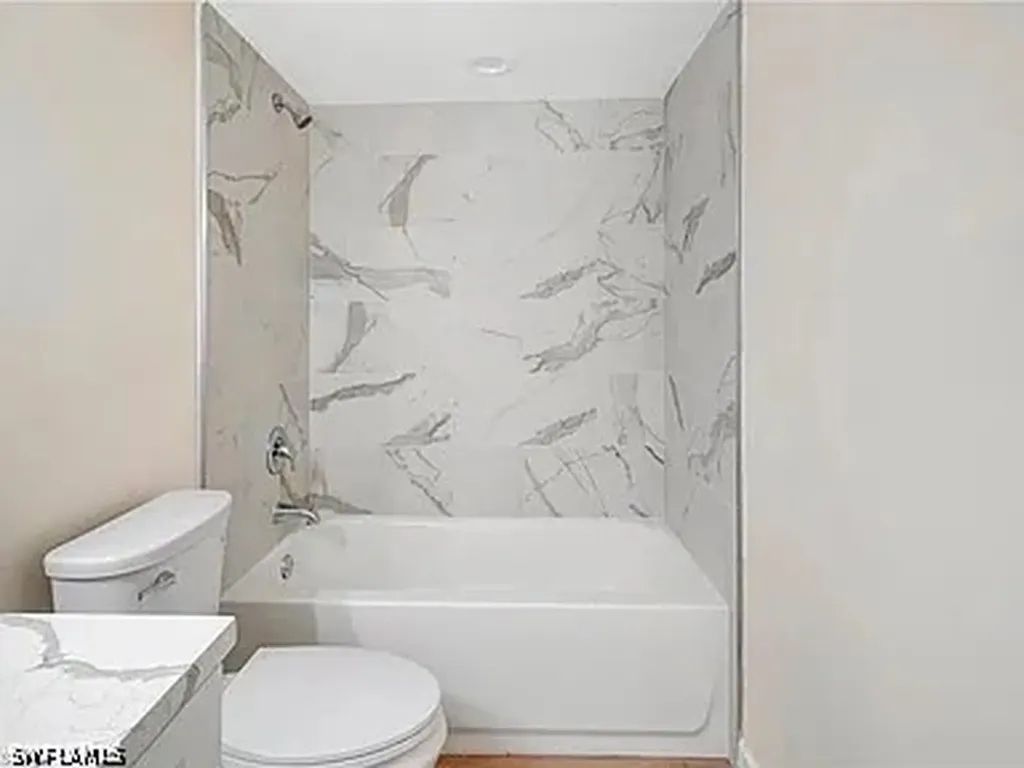 1900 Alamanda Drive Naples FL 34102