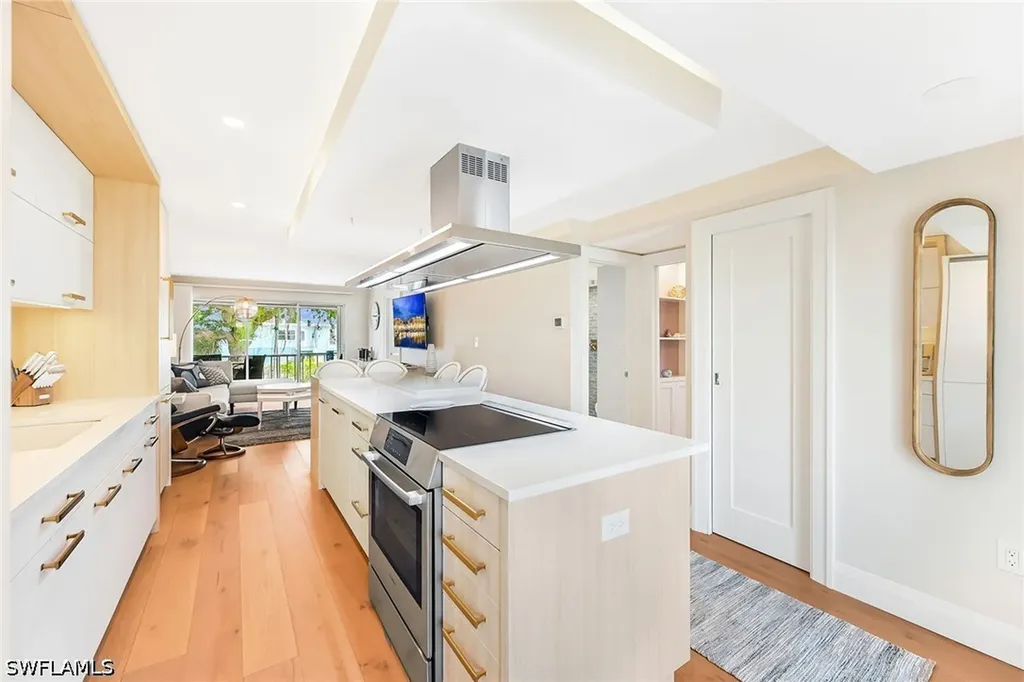 250 7th Avenue S Naples FL 34102