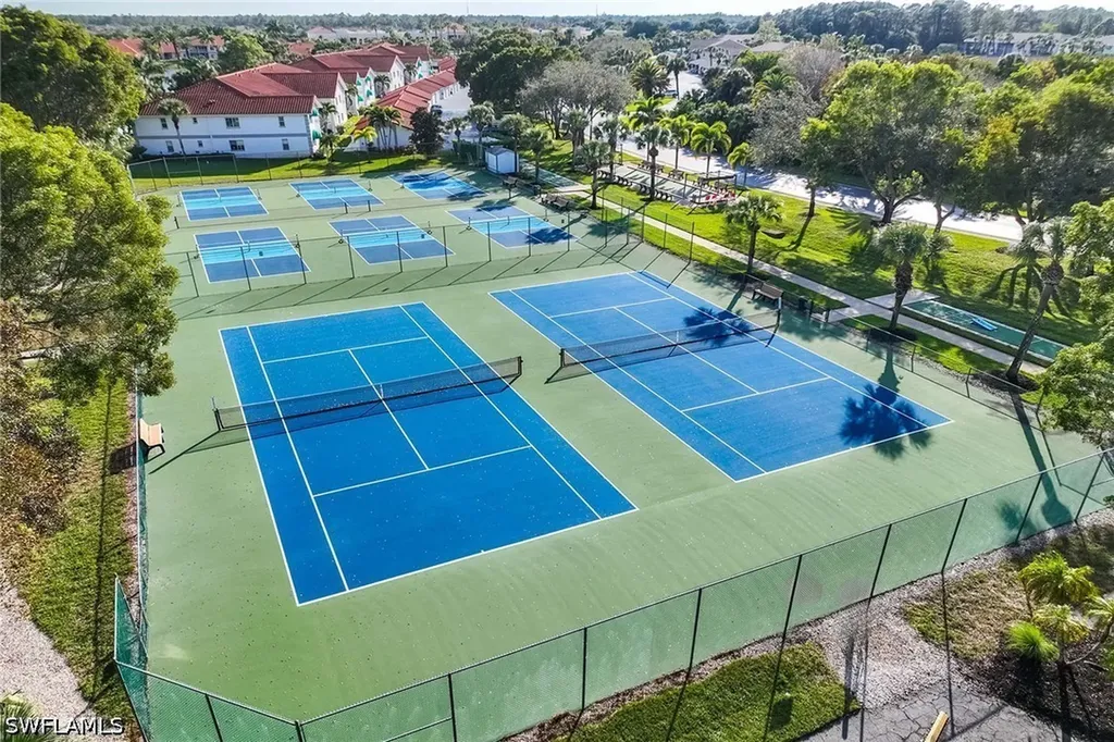 640 Luisa Lane Naples FL 34104
