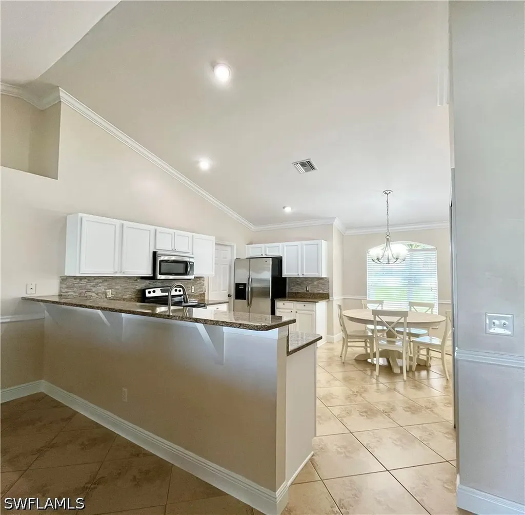 2720 NE 1st Place Cape Coral FL 33909