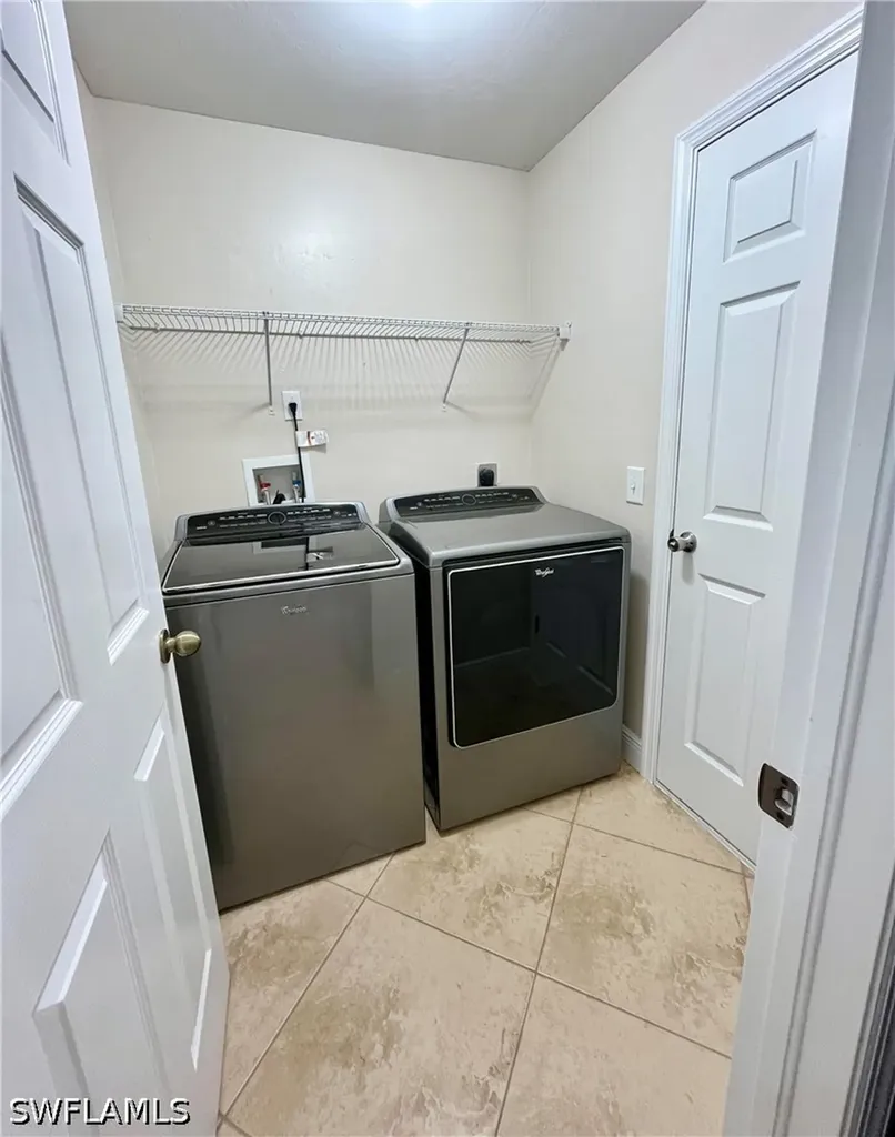 2720 NE 1st Place Cape Coral FL 33909