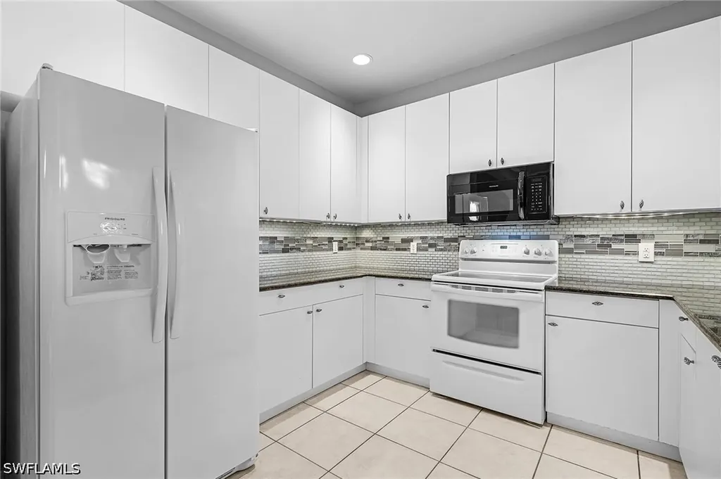 3258 Tamara Drive Naples FL 34109