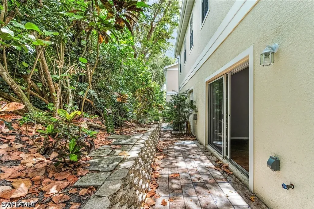 3258 Tamara Drive Naples FL 34109