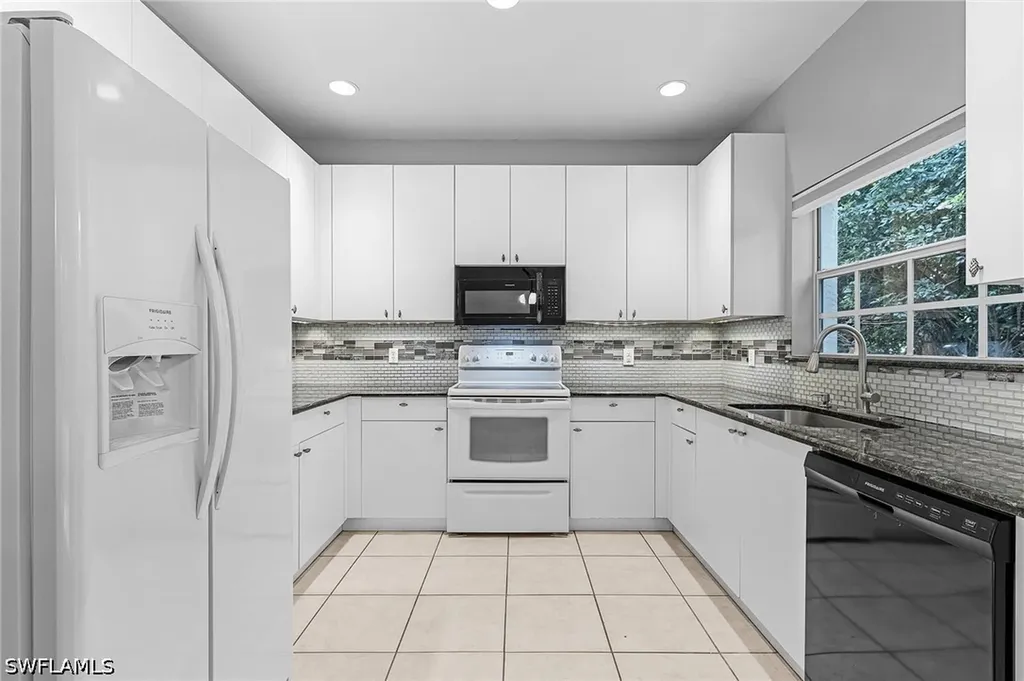 3258 Tamara Drive Naples FL 34109