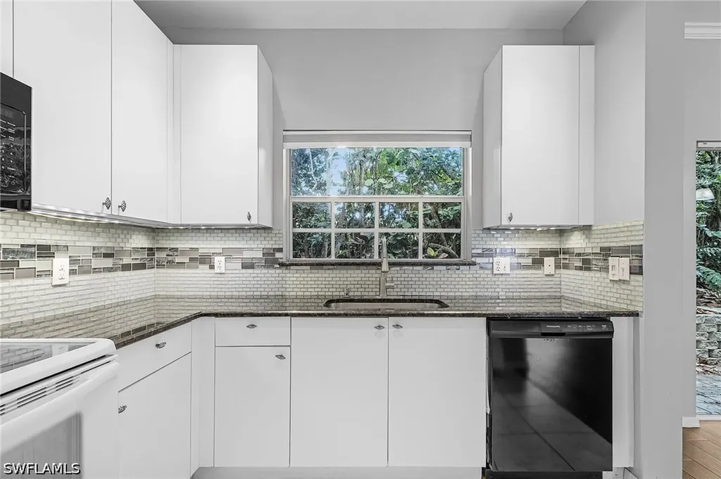 3258 Tamara Drive Naples FL 34109