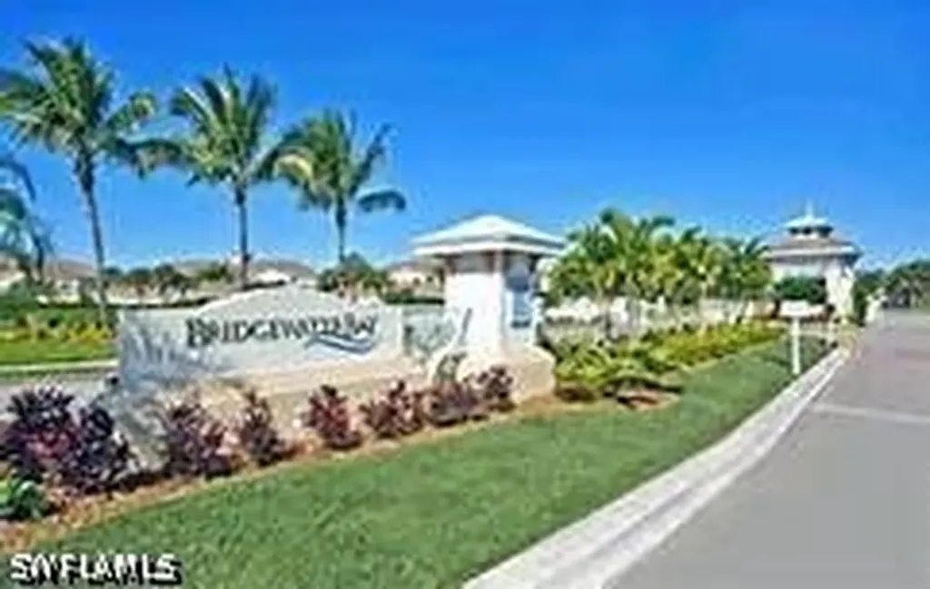 3025 Driftwood Way Naples FL 34109
