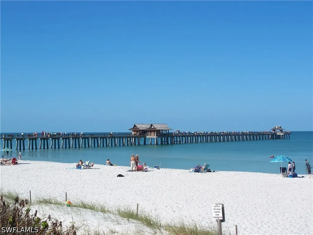 3025 Driftwood Way Naples FL 34109