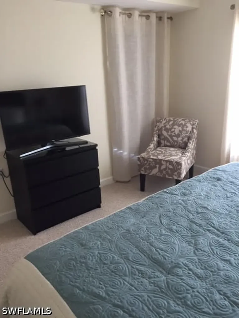 3025 Driftwood Way Naples FL 34109