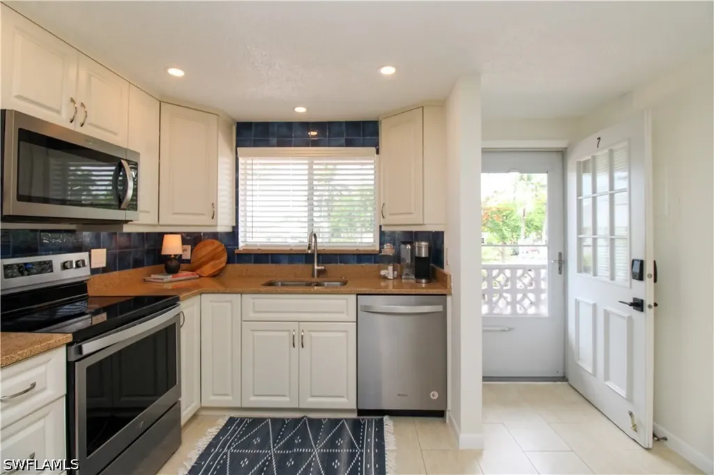 1686 Blue Point Avenue Naples FL 34102