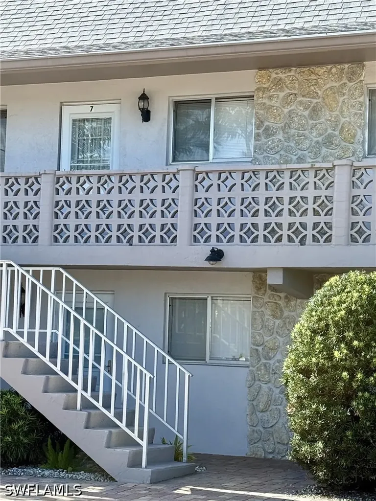 1686 Blue Point Avenue Naples FL 34102