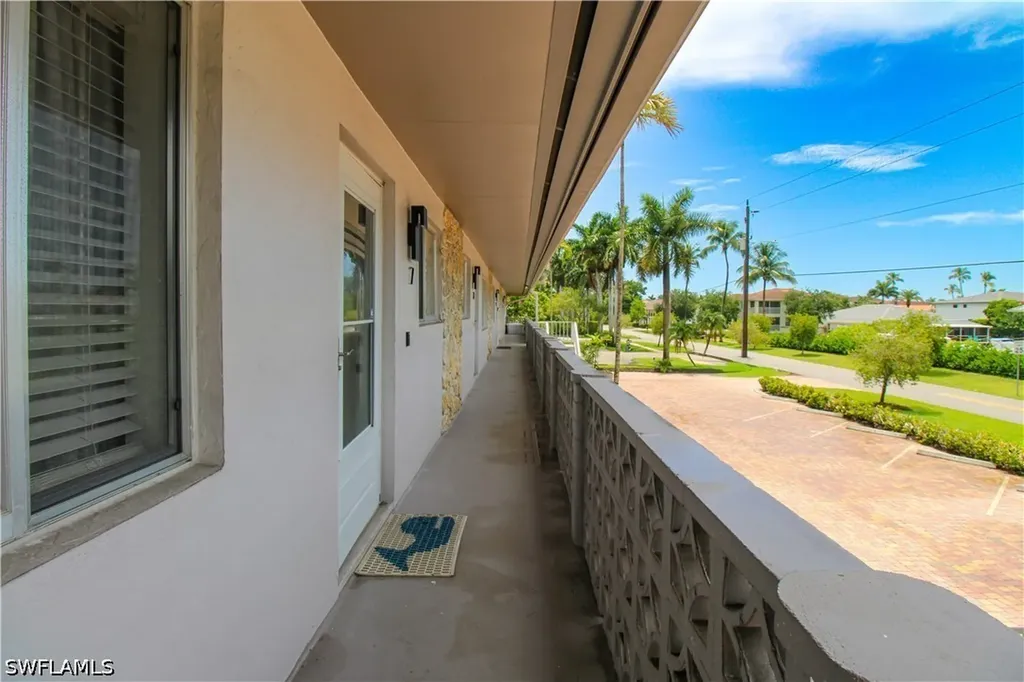 1686 Blue Point Avenue Naples FL 34102