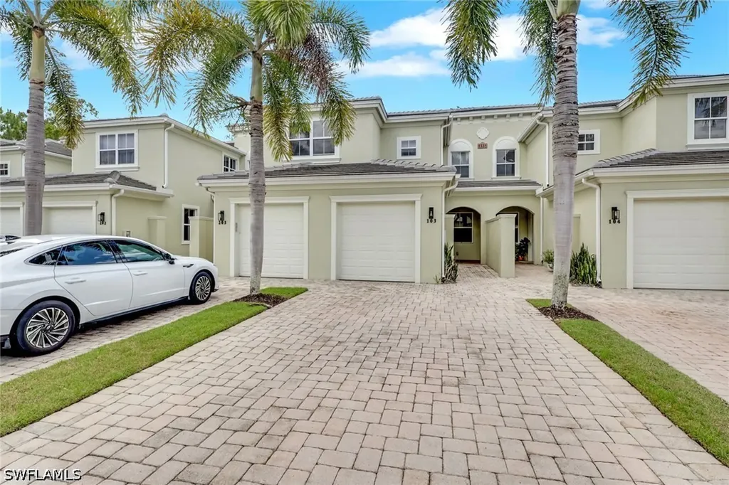 1335 Mariposa Circle Naples FL 34105