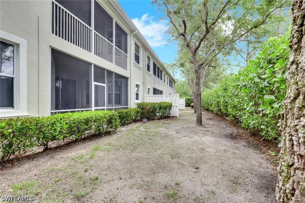 1335 Mariposa Circle Naples FL 34105
