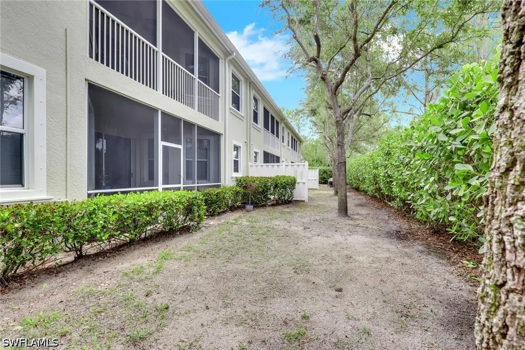 1335 Mariposa Circle Naples FL 34105