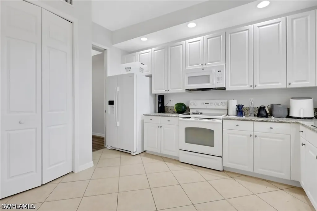 1335 Mariposa Circle Naples FL 34105