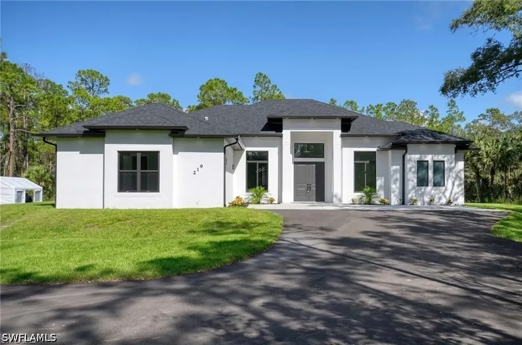 219 33rd Avenue NW Naples FL 34120