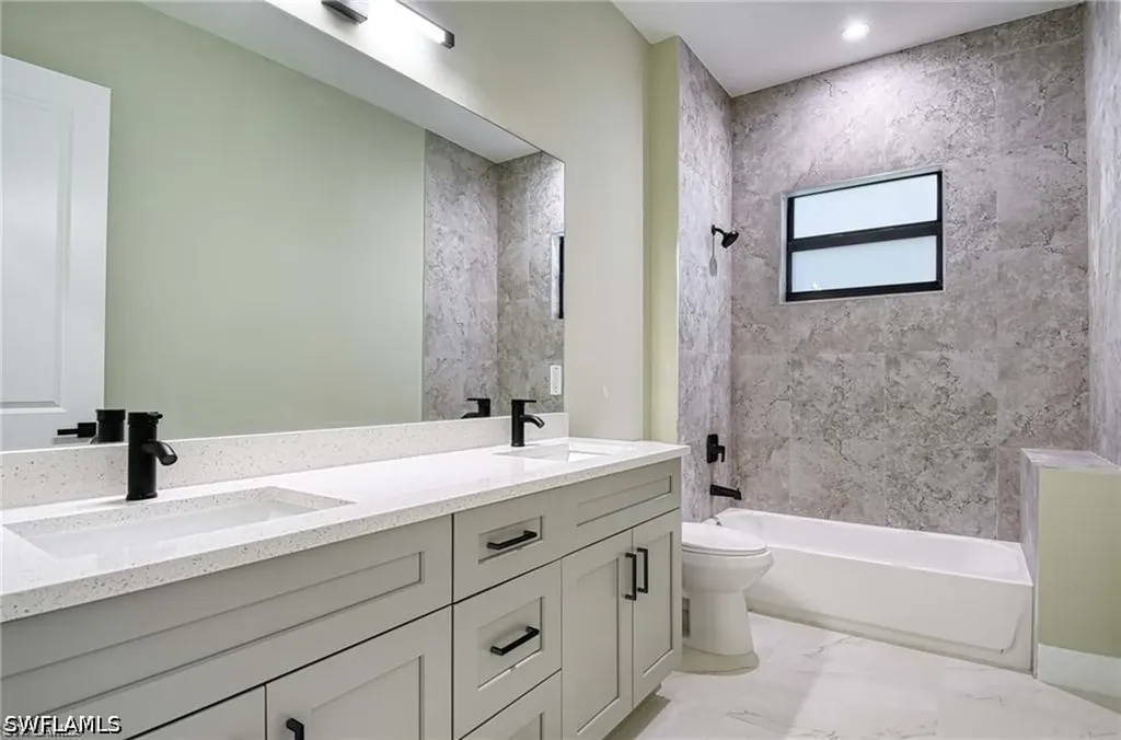 219 33rd Avenue NW Naples FL 34120