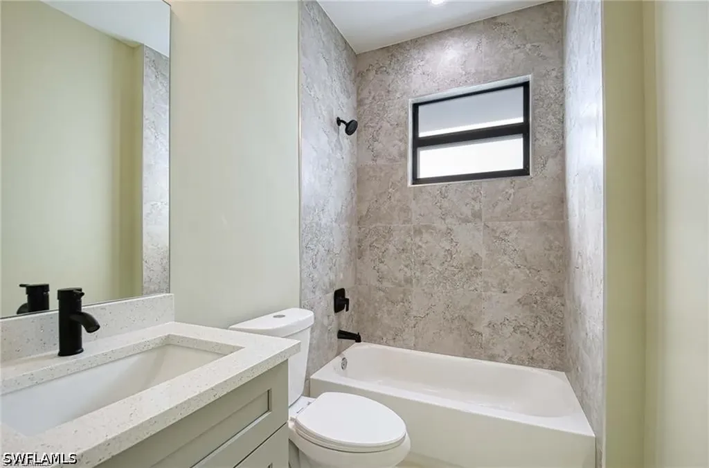 219 33rd Avenue NW Naples FL 34120
