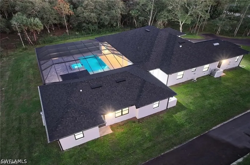 219 33rd Avenue NW Naples FL 34120