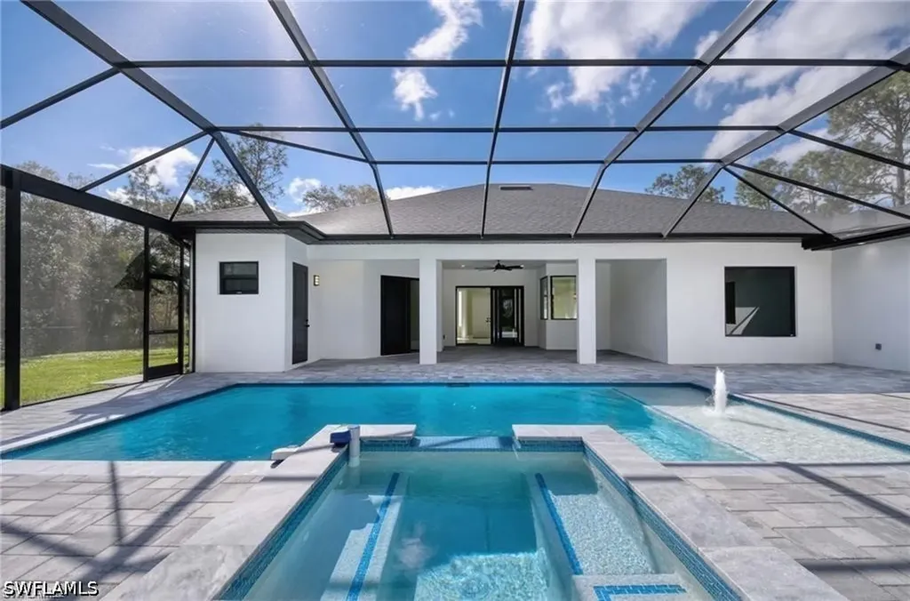219 33rd Avenue NW Naples FL 34120