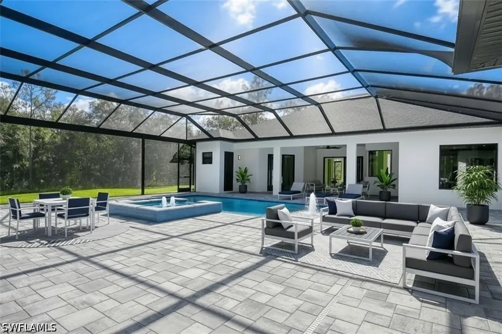 219 33rd Avenue NW Naples FL 34120