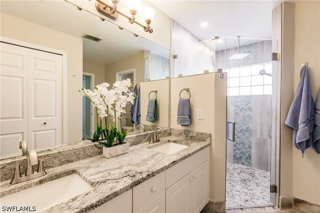 1019 SE 5th Place Cape Coral FL 33990