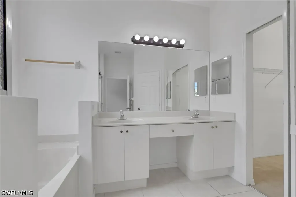 15454 Summit Place Circle Naples FL 34119