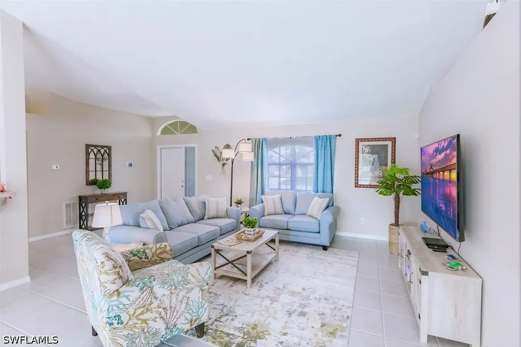 1704 SW 44th Terrace Cape Coral FL 33914