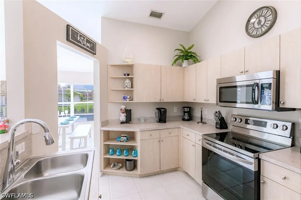 1704 SW 44th Terrace Cape Coral FL 33914