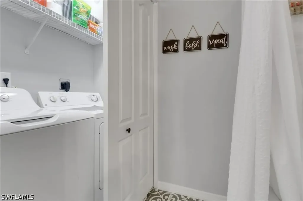 3830 Sawgrass Way Naples FL 34112