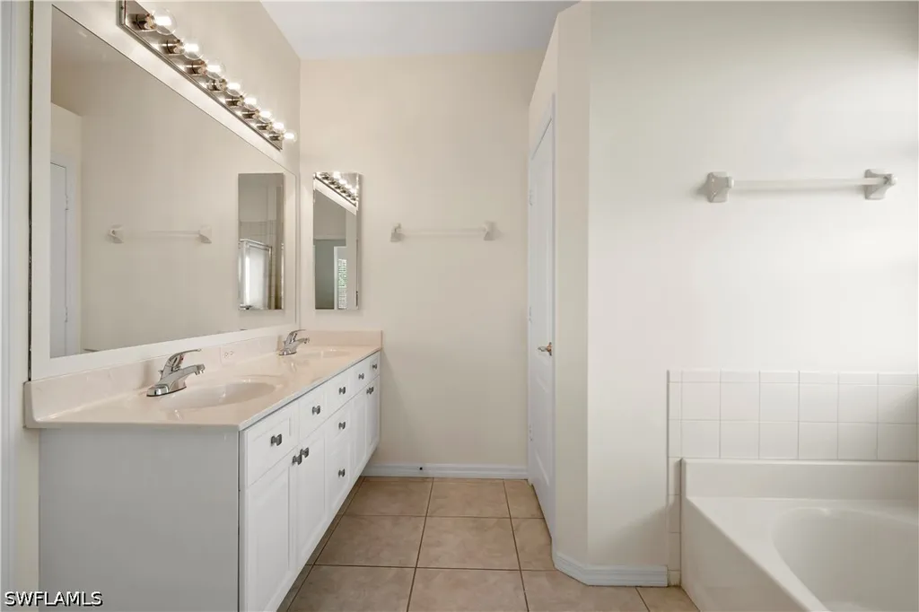 1817 Avian Court Naples FL 34119