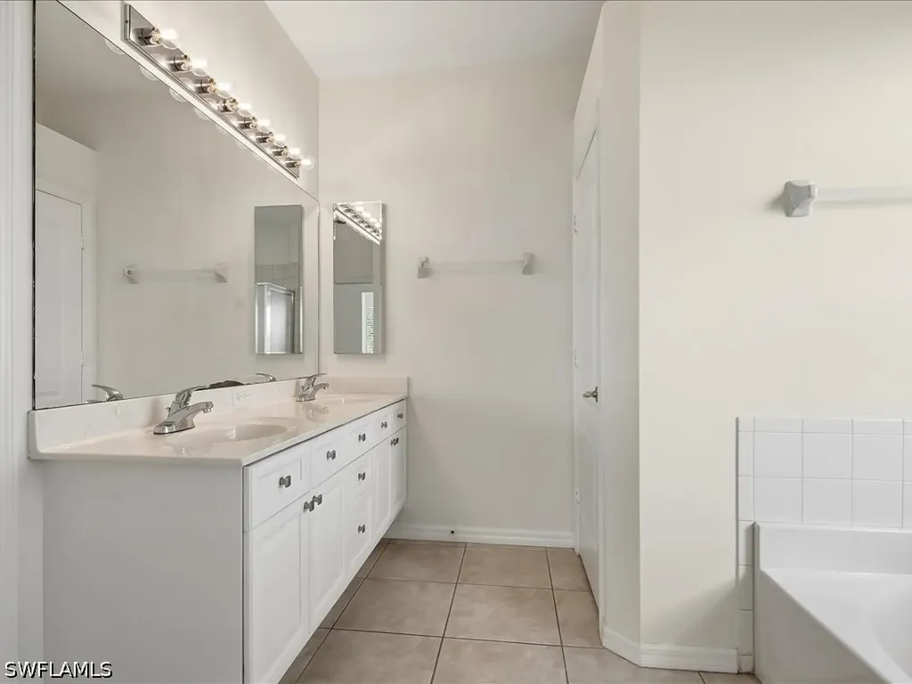 1817 Avian Court Naples FL 34119