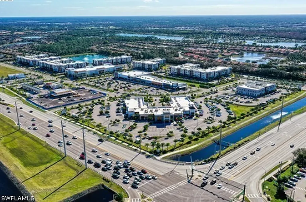 1817 Avian Court Naples FL 34119