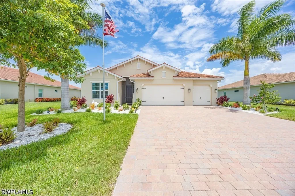 18699 Ensenada Drive Naples FL 34114