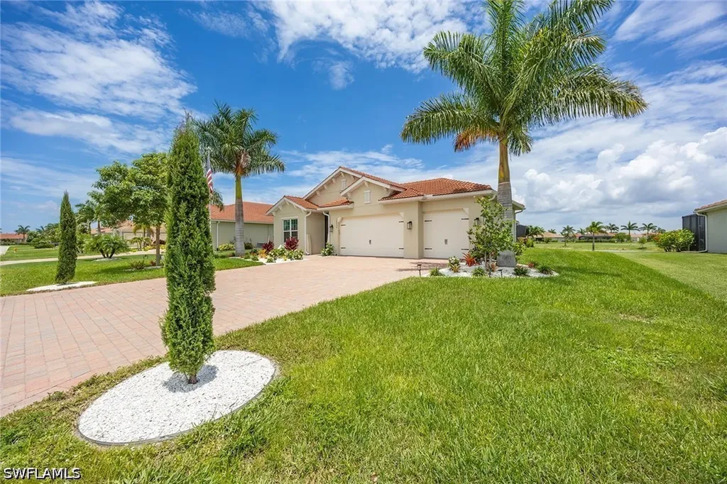 18699 Ensenada Drive Naples FL 34114