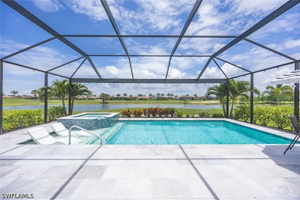 18699 Ensenada Drive Naples FL 34114