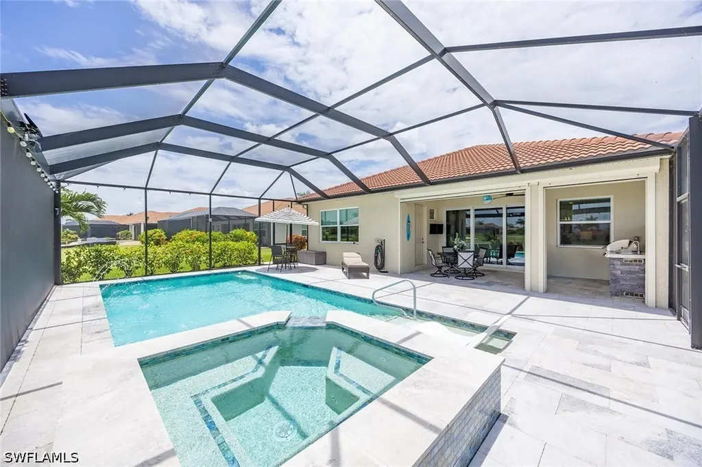 18699 Ensenada Drive Naples FL 34114