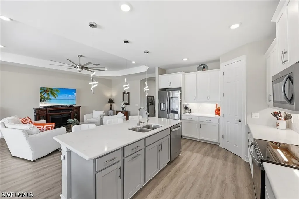 18699 Ensenada Drive Naples FL 34114
