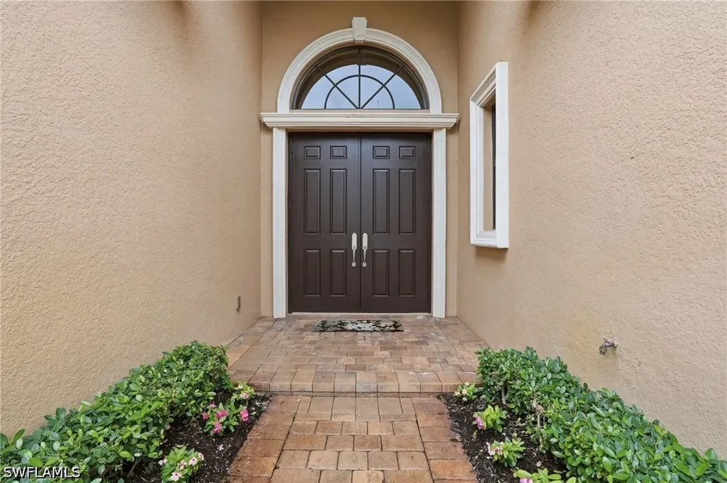 5717 Hammock Isle Drive Naples FL 34119