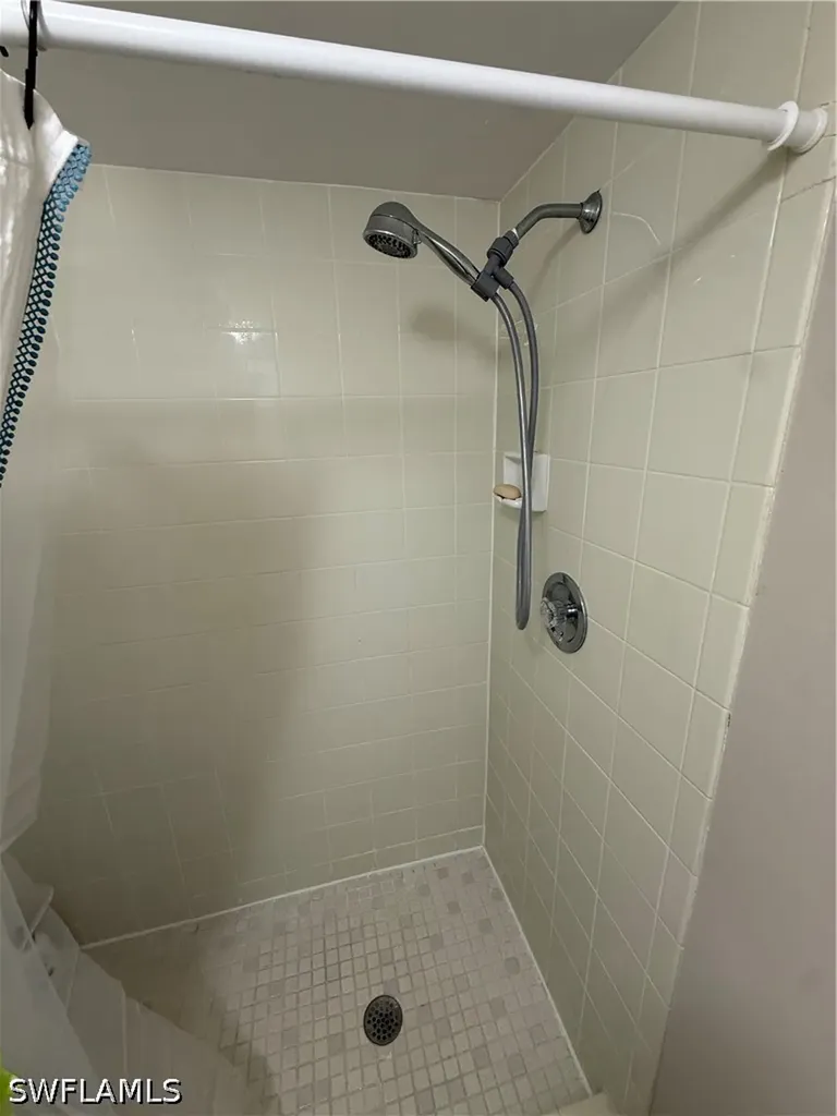 2221 E 5th St #21 5th Street Lee FL 33936