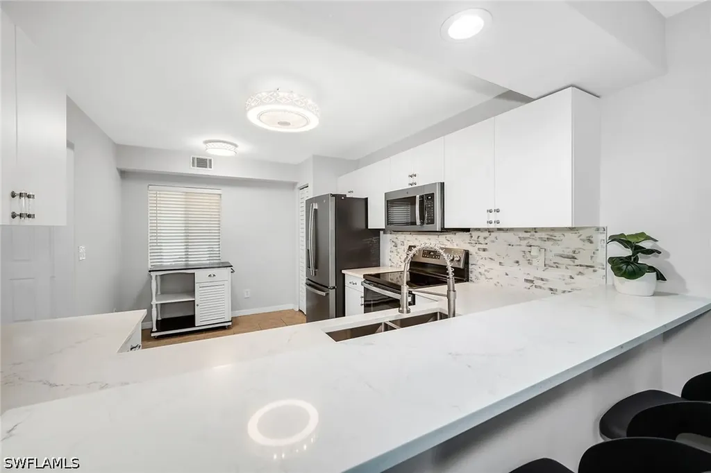 925 New Waterford Drive Naples FL 34104