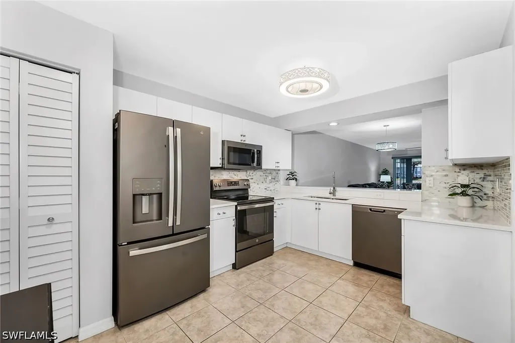 925 New Waterford Drive Naples FL 34104