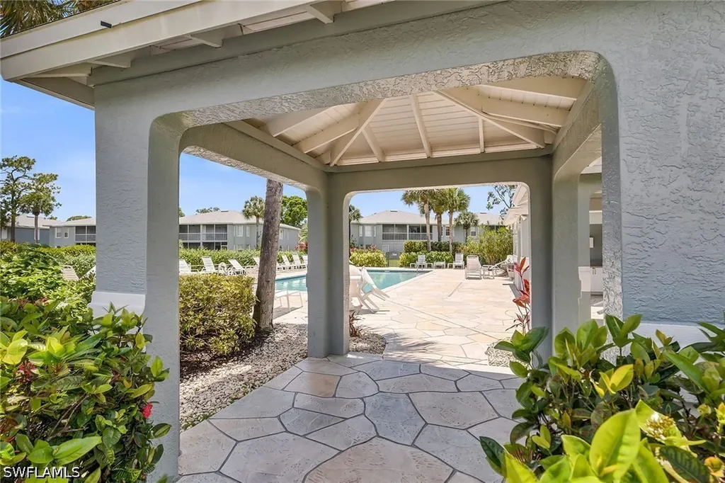 925 New Waterford Drive Naples FL 34104