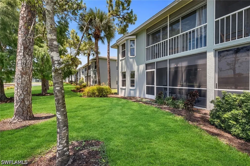 925 New Waterford Drive Naples FL 34104