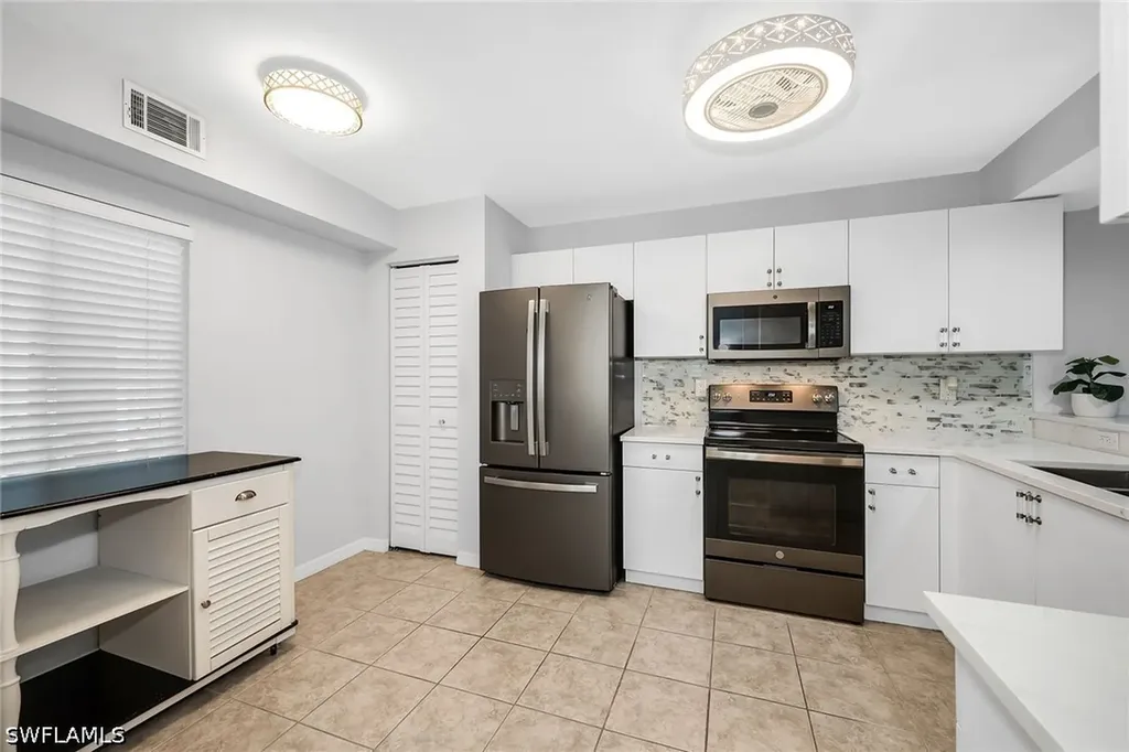 925 New Waterford Drive Naples FL 34104